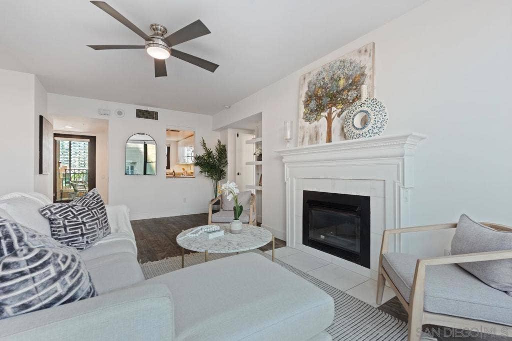 500 W Harbor Dr., #624, San Diego, CA 92101 Living Room