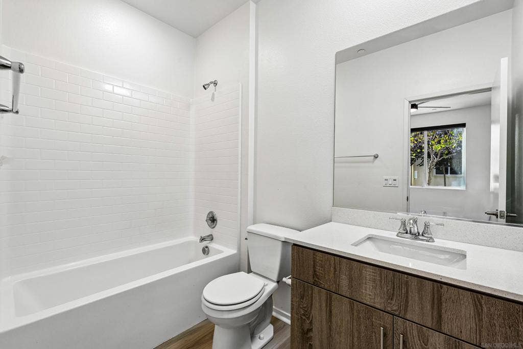 5227 Surfwalk, #106, San Diego, CA 92154