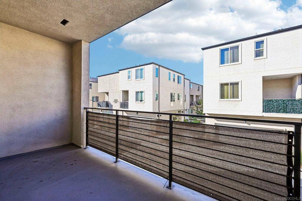5227 Surfwalk, #106, San Diego, CA 92154