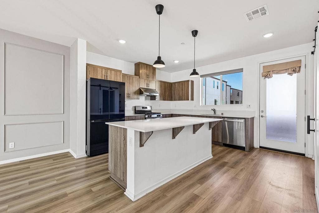5227 Surfwalk, #106, San Diego, CA 92154