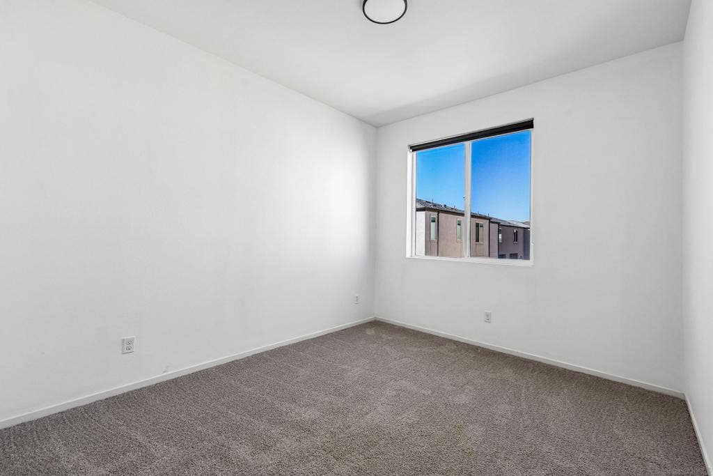 5227 Surfwalk, #106, San Diego, CA 92154