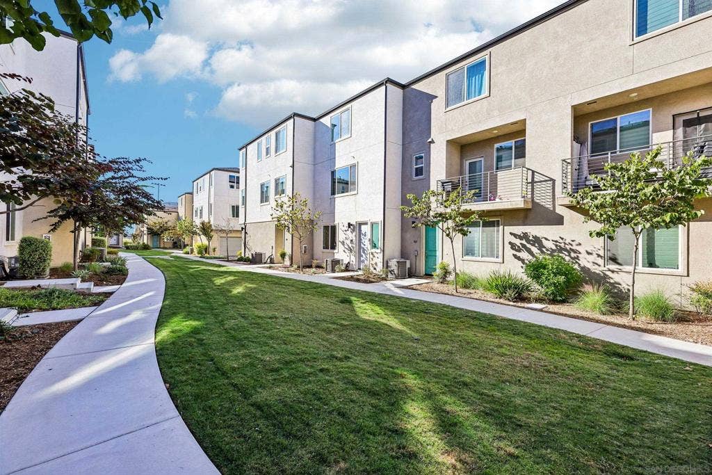 5227 Surfwalk, #106, San Diego, CA 92154