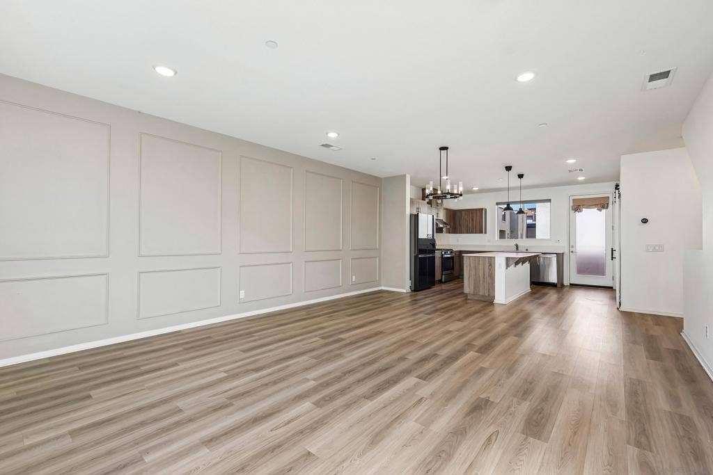 5227 Surfwalk, #106, San Diego, CA 92154