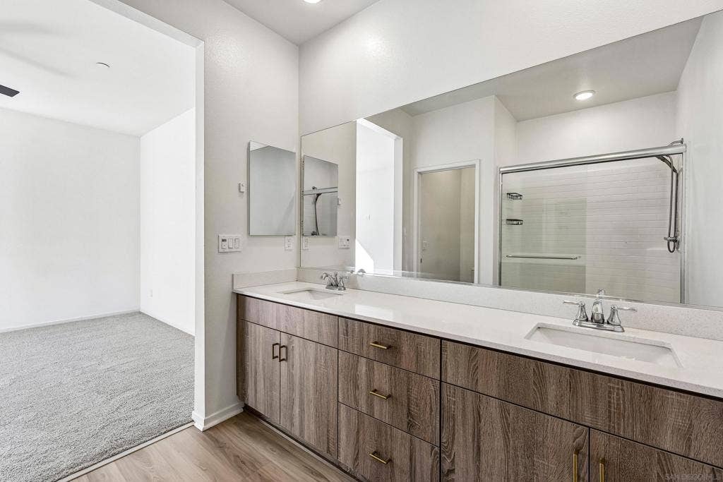 5227 Surfwalk, #106, San Diego, CA 92154