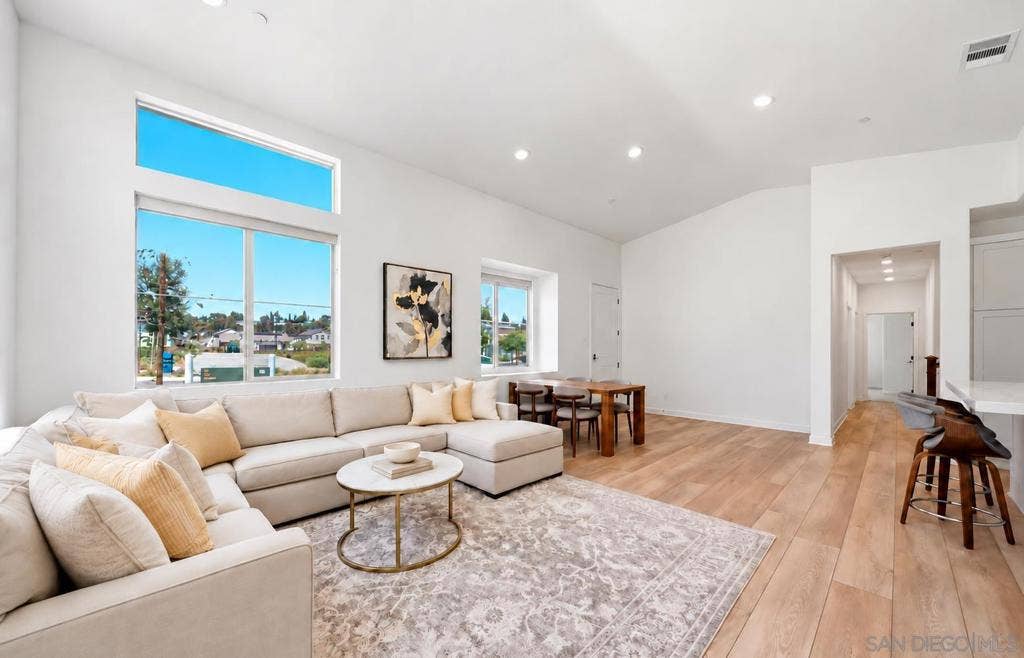 15159 Leia Way, San Diego, CA 92129 15159 Leia Way, San Diego, CA 92129