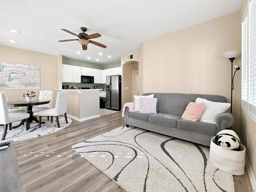 10970 Ivy Hill, #2, San Diego, CA 92131 10970 Ivy Hill, #2, San Diego, CA 92131