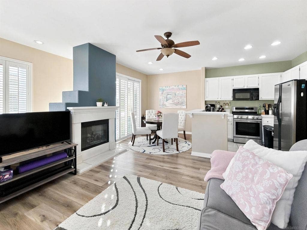 10970 Ivy Hill, #2, San Diego, CA 92131 10970 Ivy Hill, #2, San Diego, CA 92131