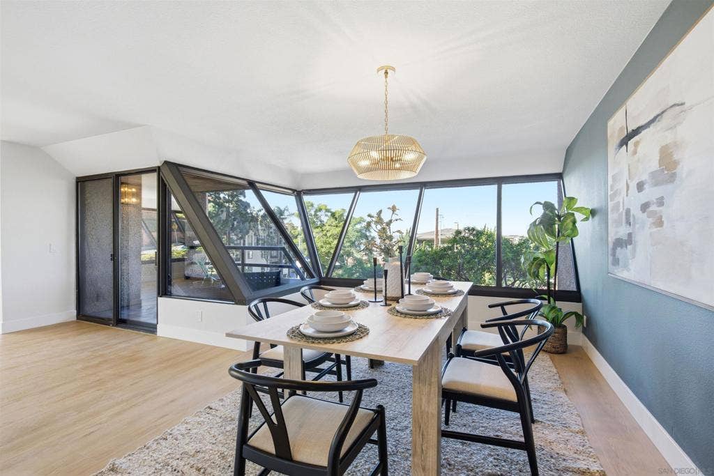 230 W Laurel, #204, San Diego, CA 92101 230 W Laurel, #204, San Diego, CA 92101
