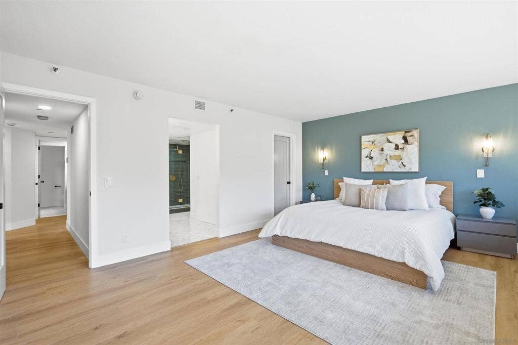 230 W Laurel, #204, San Diego, CA 92101 230 W Laurel, #204, San Diego, CA 92101