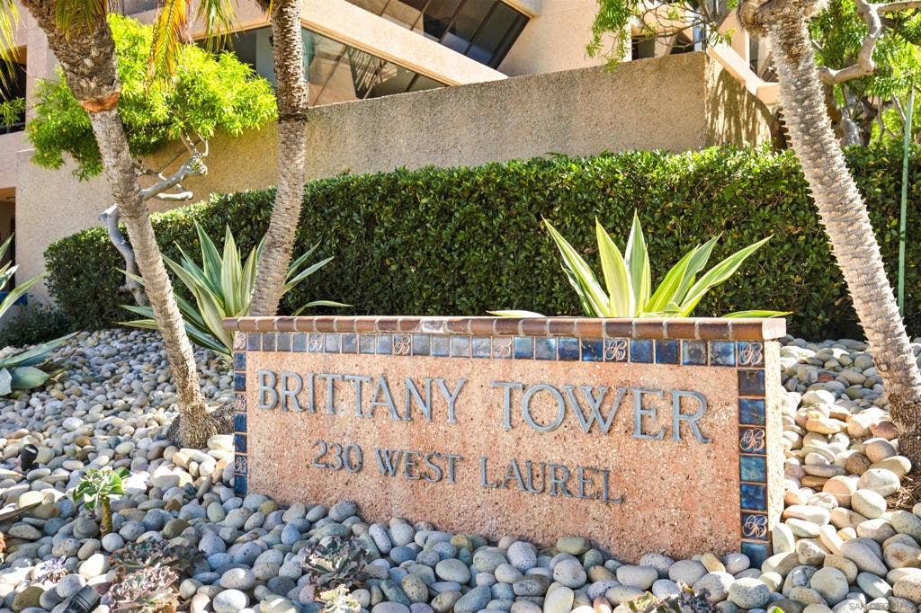 230 W Laurel, #204, San Diego, CA 92101 230 W Laurel, #204, San Diego, CA 92101