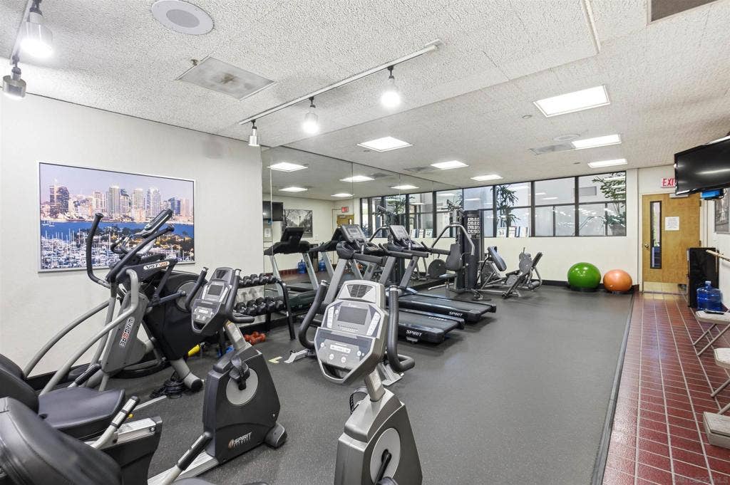 230 W Laurel, #204, San Diego, CA 92101 230 W Laurel, #204, San Diego, CA 92101
