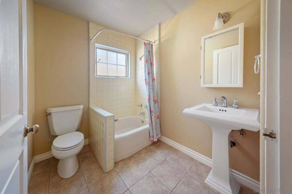 31973 Runway Drive, Valley Center, CA 92082