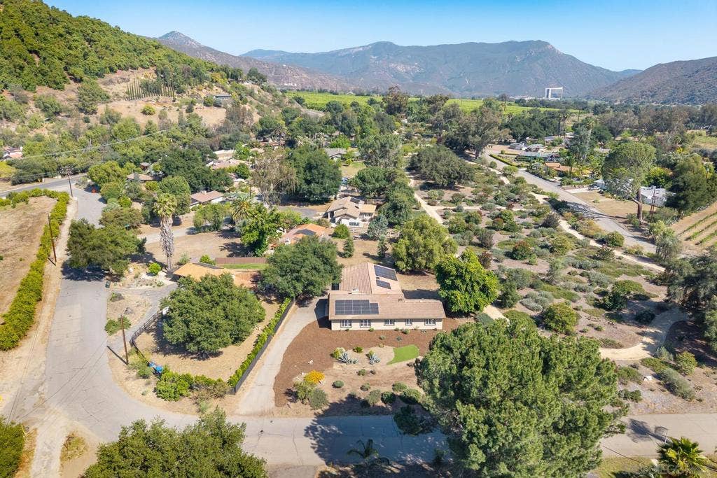 31973 Runway Drive, Valley Center, CA 92082