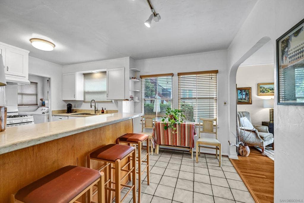 3319 Columbia St, San Diego, CA 92103 3319 Columbia St, San Diego, CA 92103