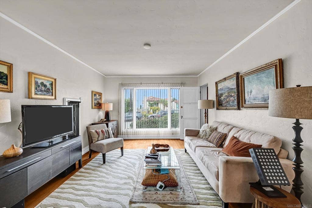 3319 Columbia St, San Diego, CA 92103 3319 Columbia St, San Diego, CA 92103