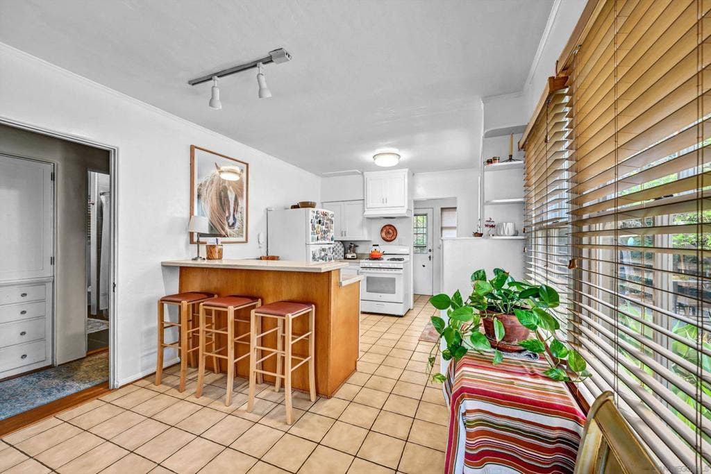 3319 Columbia St, San Diego, CA 92103 3319 Columbia St, San Diego, CA 92103