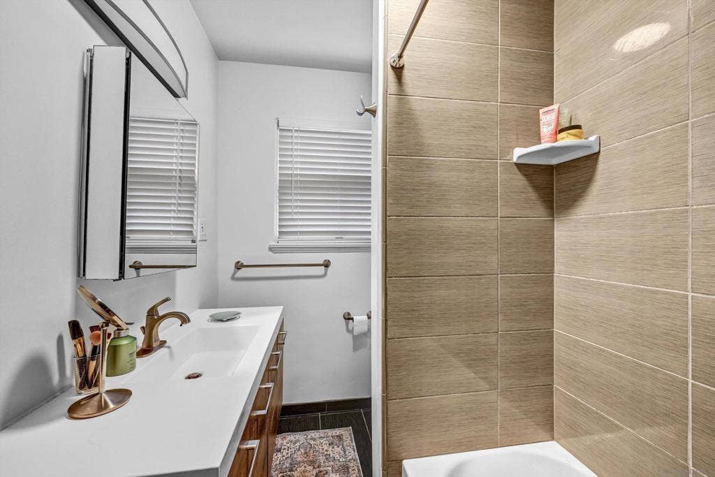 3319 Columbia St, San Diego, CA 92103 3319 Columbia St, San Diego, CA 92103