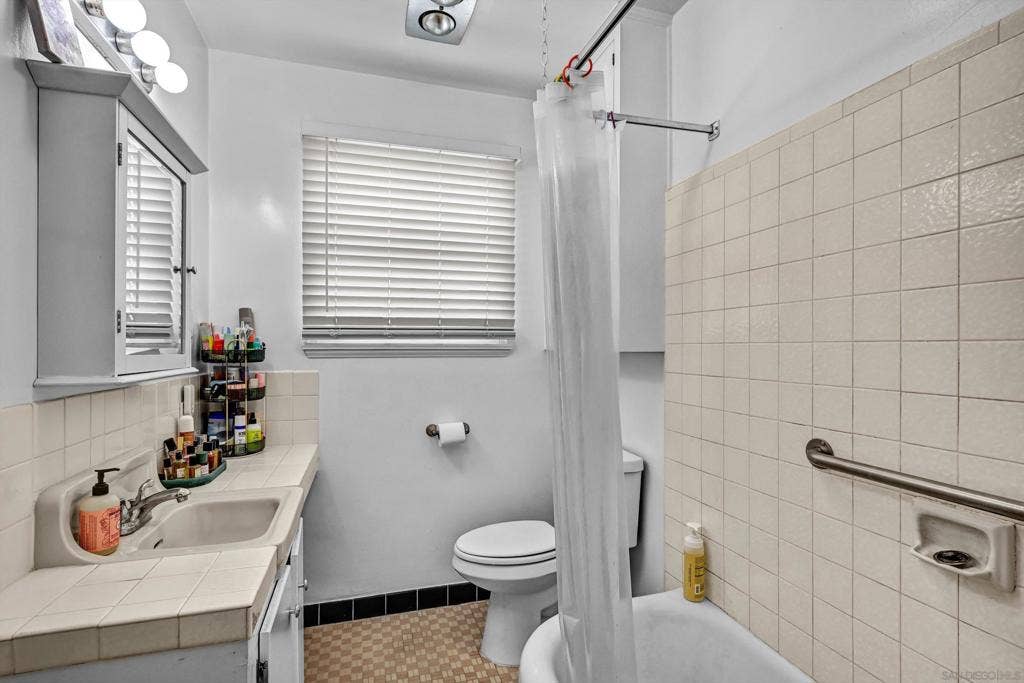 3319 Columbia St, San Diego, CA 92103 3319 Columbia St, San Diego, CA 92103