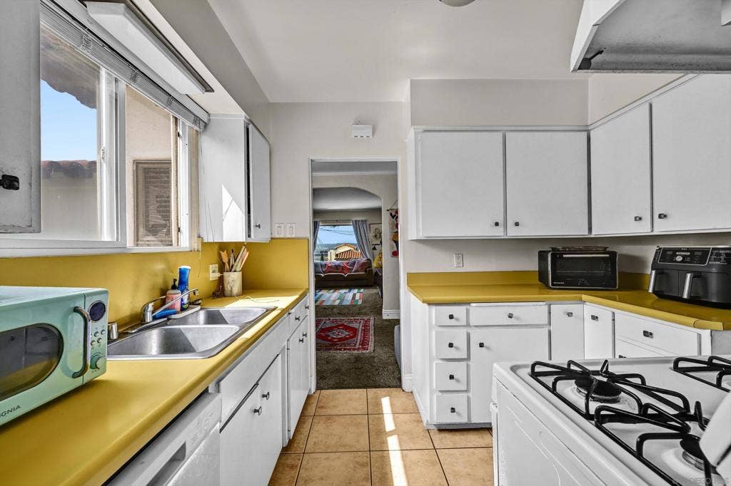 3319 Columbia St, San Diego, CA 92103 3319 Columbia St, San Diego, CA 92103