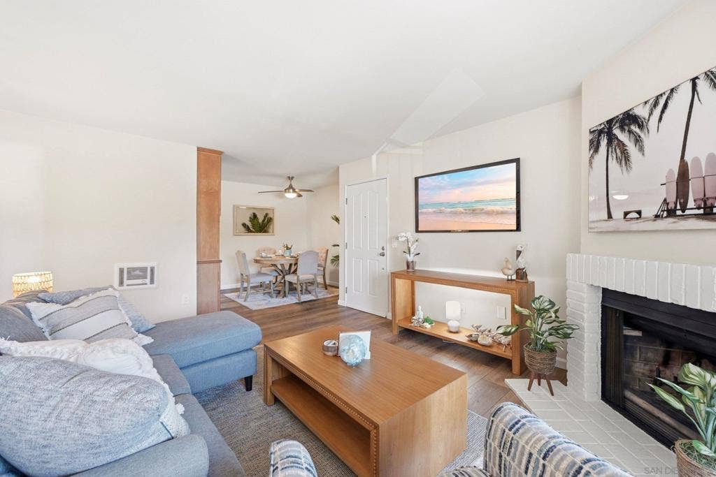 1740 S El Camino Real, #J201, Encinitas, CA 92024 1740 S El Camino Real, #J201, Encinitas, CA 92024