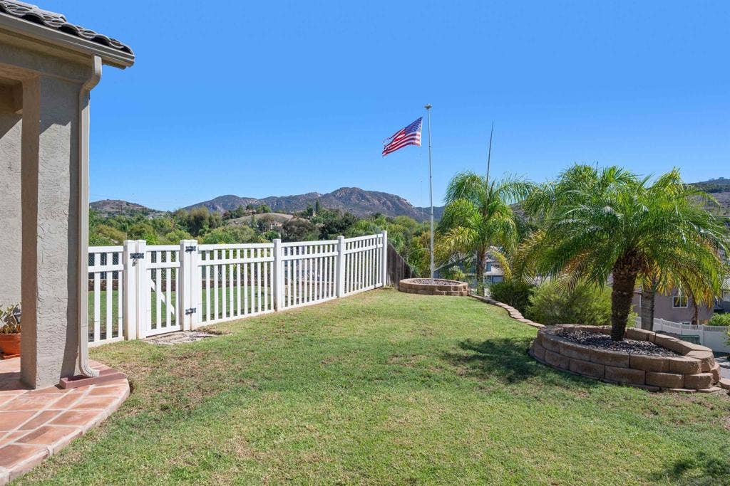 13654 Summer Glen Vista, El Cajon, CA 92021 13654 Summer Glen Vista, El Cajon, CA 92021
