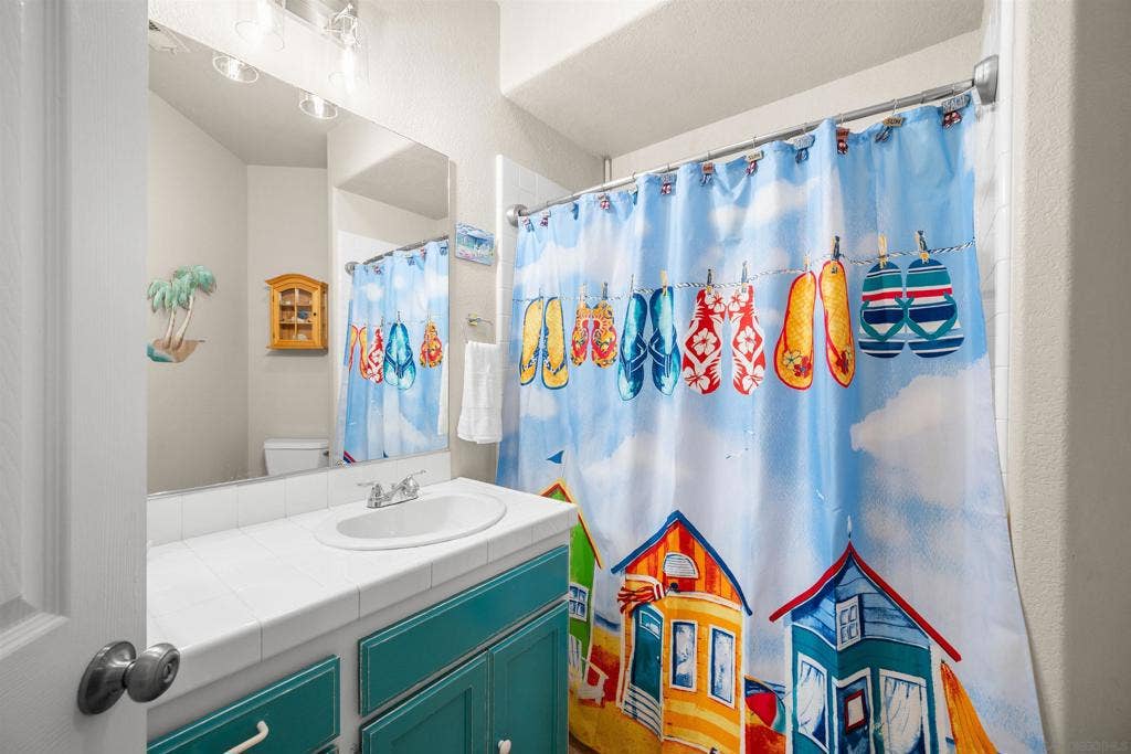 13654 Summer Glen Vista, El Cajon, CA 92021 Bathroom