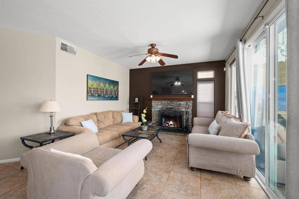 13654 Summer Glen Vista, El Cajon, CA 92021 Family Room