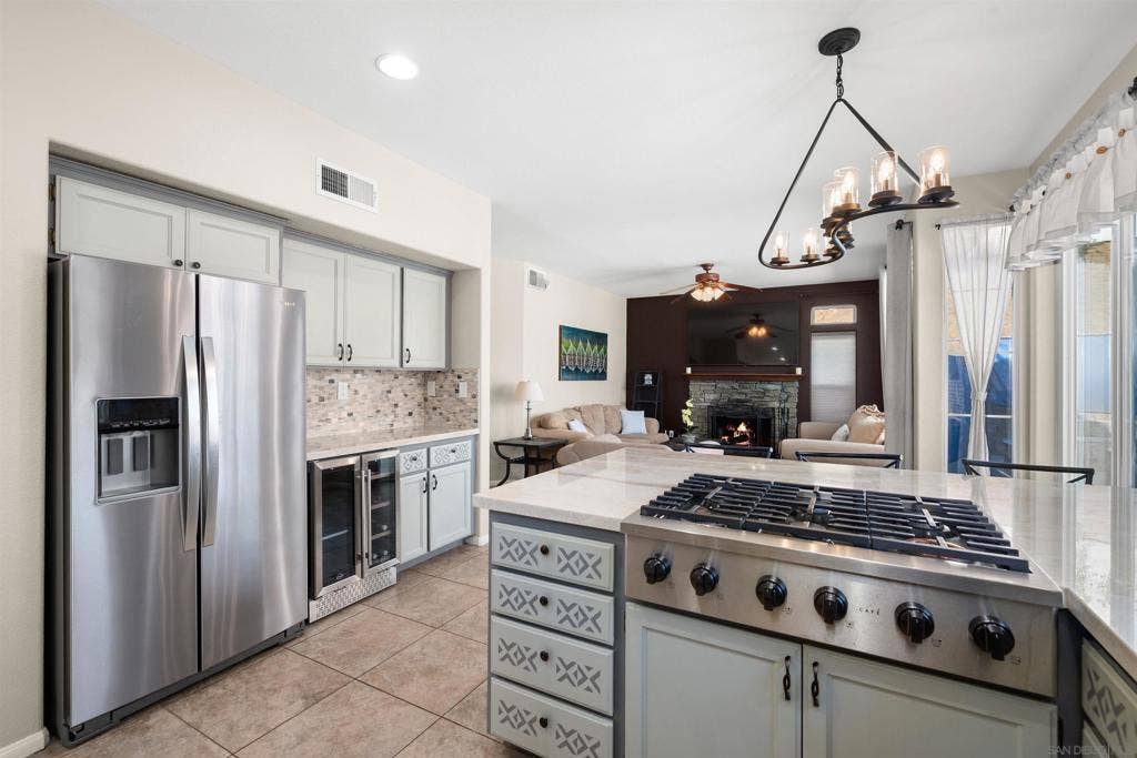13654 Summer Glen Vista, El Cajon, CA 92021 13654 Summer Glen Vista, El Cajon, CA 92021