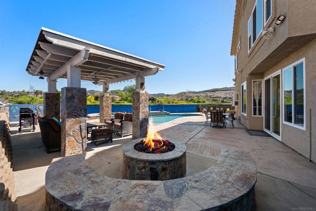 13654 Summer Glen Vista, El Cajon, CA 92021 13654 Summer Glen Vista, El Cajon, CA 92021