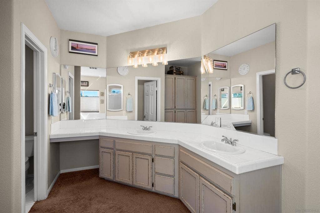 13654 Summer Glen Vista, El Cajon, CA 92021 Primary Bath/Spa