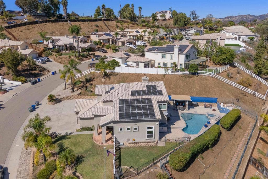 13654 Summer Glen Vista, El Cajon, CA 92021 13654 Summer Glen Vista, El Cajon, CA 92021