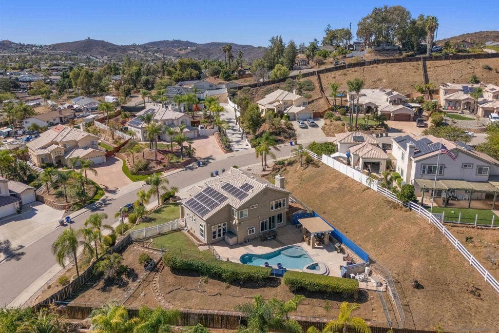13654 Summer Glen Vista, El Cajon, CA 92021 13654 Summer Glen Vista, El Cajon, CA 92021