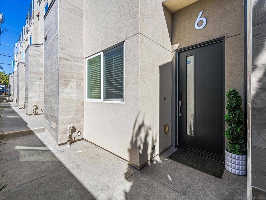1952 Hornblend St, #6, San Diego, CA 92109