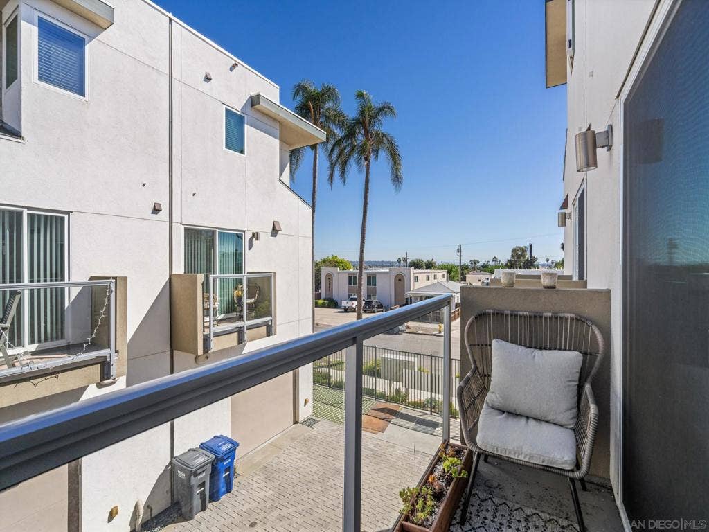 1952 Hornblend St, #6, San Diego, CA 92109