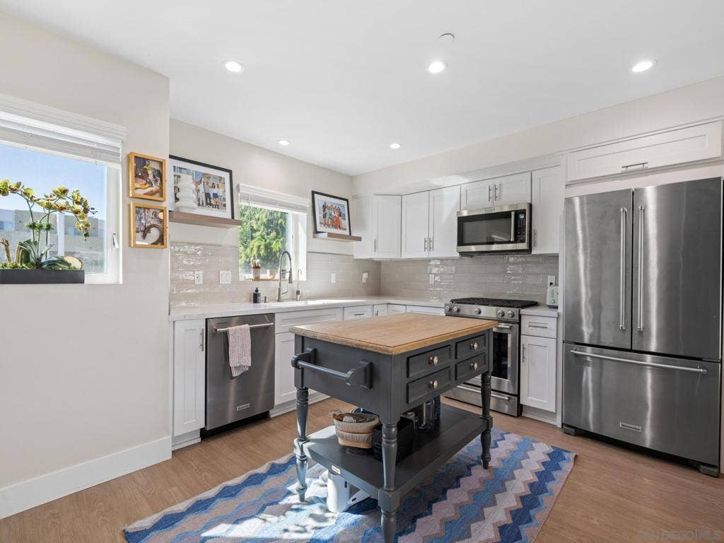 1952 Hornblend St, #6, San Diego, CA 92109