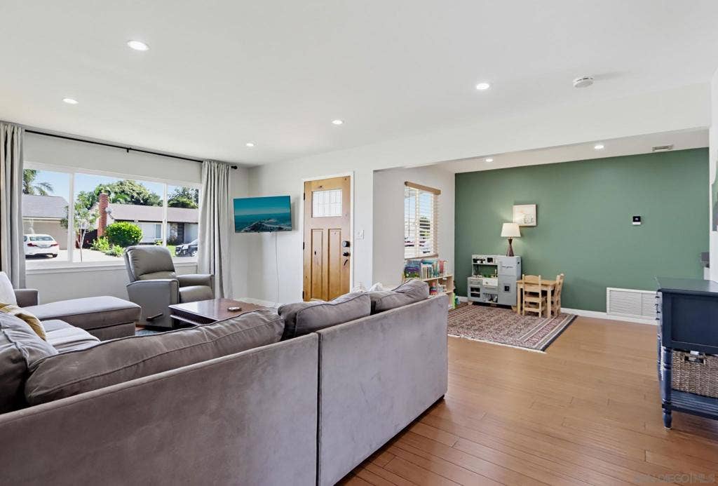 1166 16th, San Diego, CA 92154 1166 16th, San Diego, CA 92154