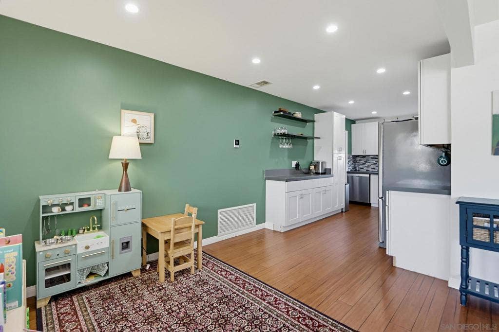 1166 16th, San Diego, CA 92154 1166 16th, San Diego, CA 92154