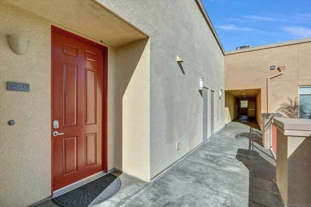 8233 Station Village Ln, #2414, San Diego, CA 92108 Entry
