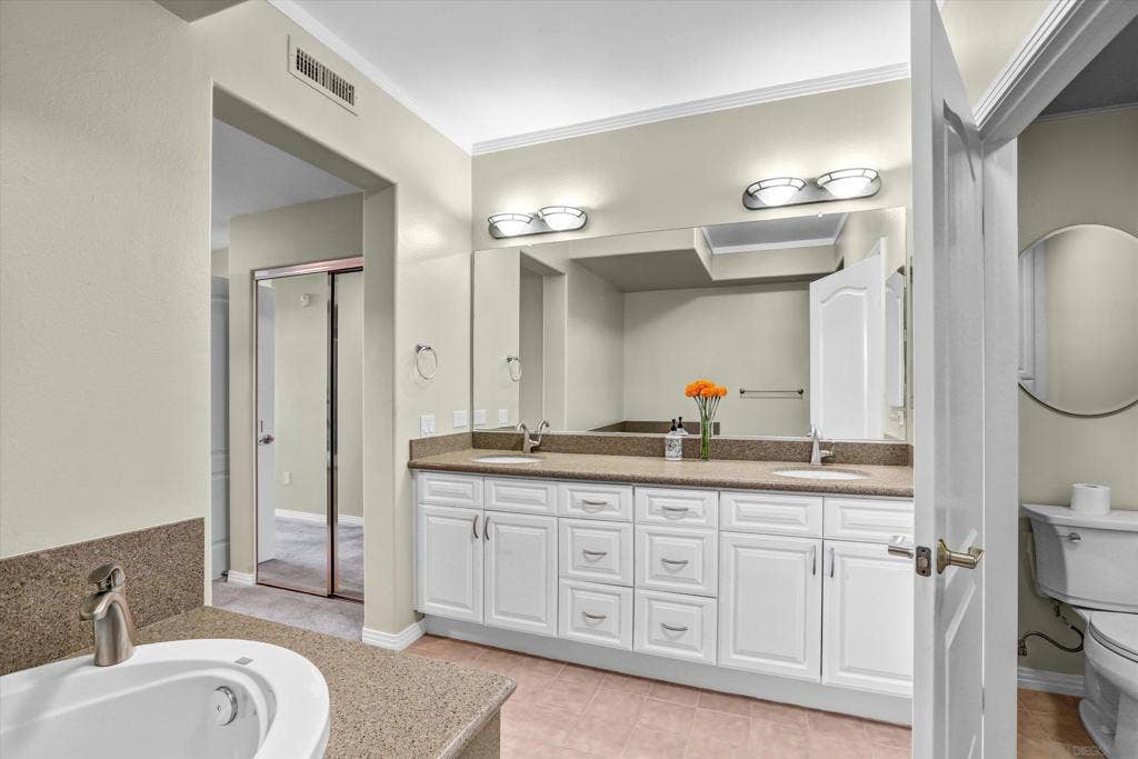 8233 Station Village Ln, #2414, San Diego, CA 92108 Primary Bath/Spa