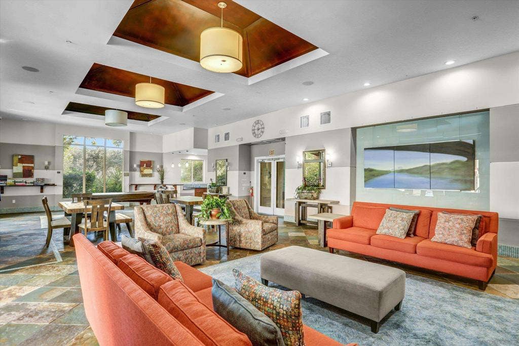 8233 Station Village Ln, #2414, San Diego, CA 92108 Swimming Pool/Hot Tub/Sauna