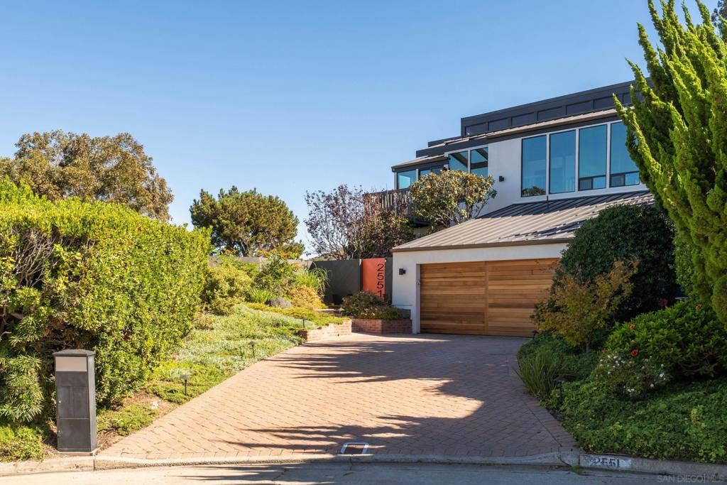 2551 Via Viesta, La Jolla, CA 92037 2551 Via Viesta, La Jolla, CA 92037