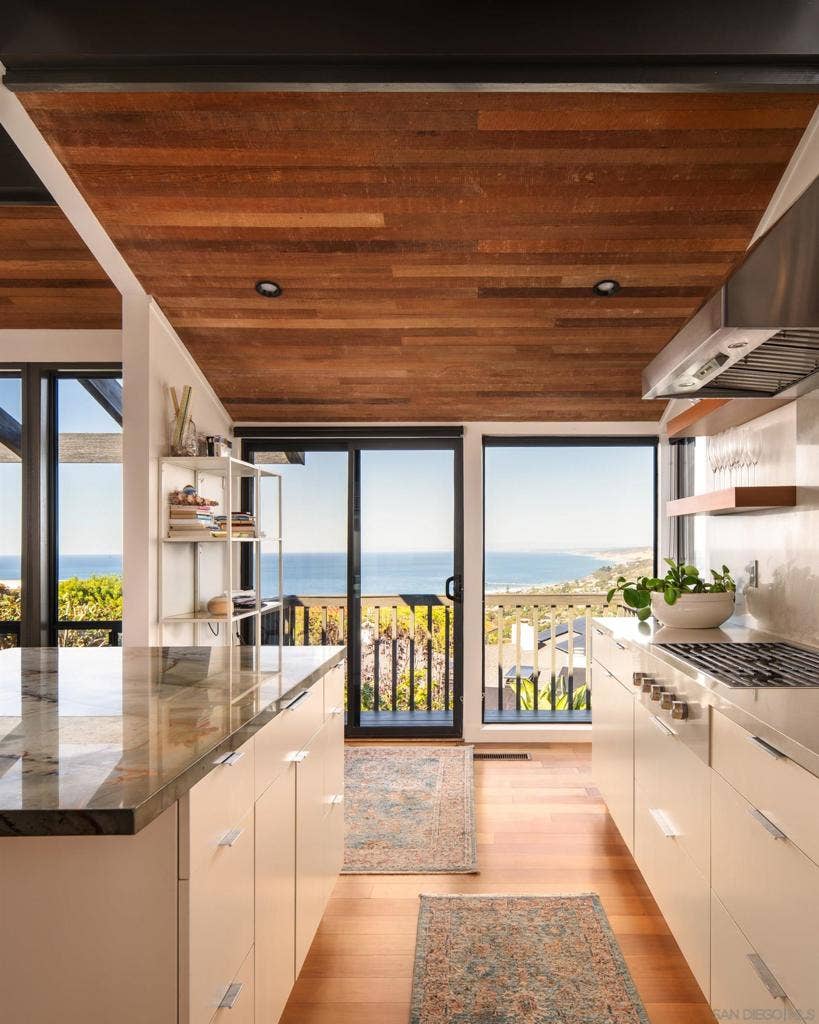 2551 Via Viesta, La Jolla, CA 92037 2551 Via Viesta, La Jolla, CA 92037