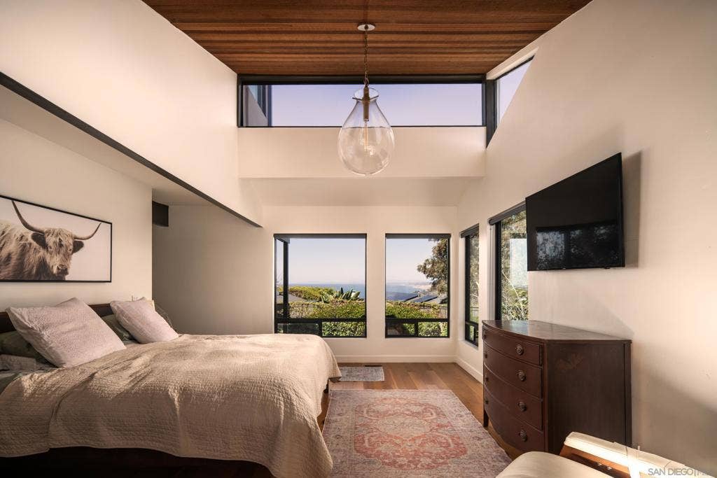 2551 Via Viesta, La Jolla, CA 92037 2551 Via Viesta, La Jolla, CA 92037