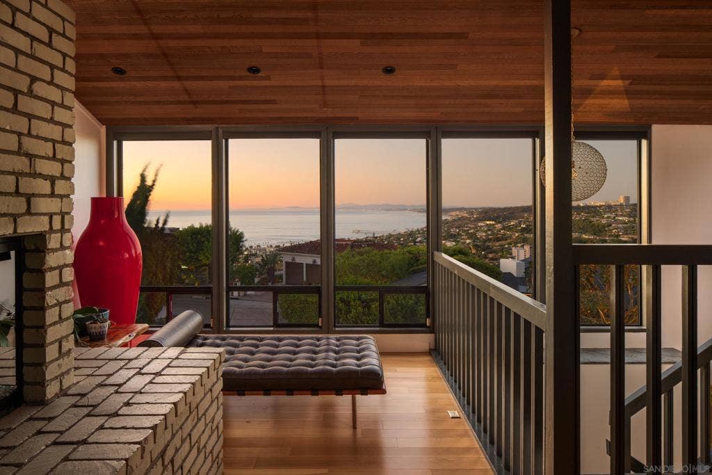 2551 Via Viesta, La Jolla, CA 92037 2551 Via Viesta, La Jolla, CA 92037