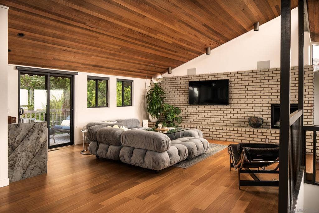 2551 Via Viesta, La Jolla, CA 92037 2551 Via Viesta, La Jolla, CA 92037