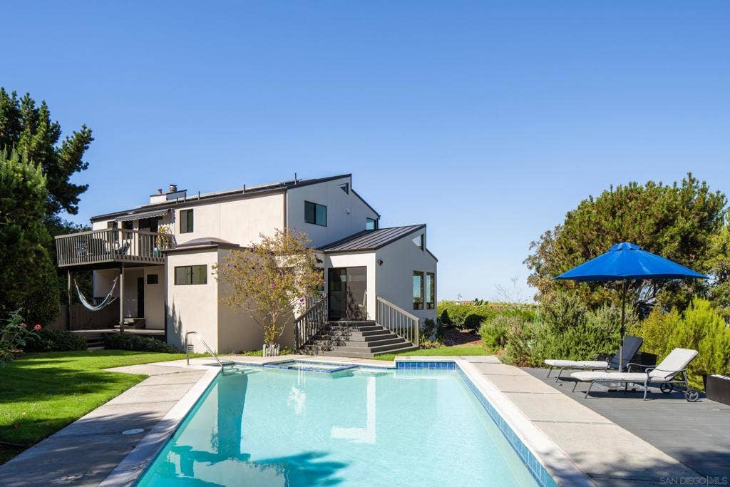 2551 Via Viesta, La Jolla, CA 92037 2551 Via Viesta, La Jolla, CA 92037