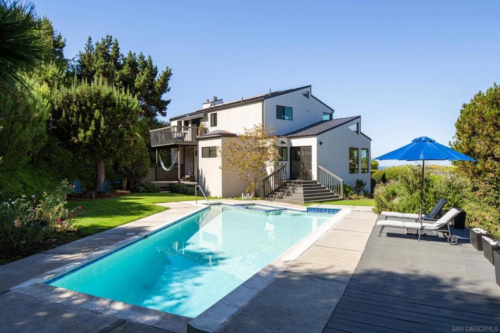 2551 Via Viesta, La Jolla, CA 92037 2551 Via Viesta, La Jolla, CA 92037