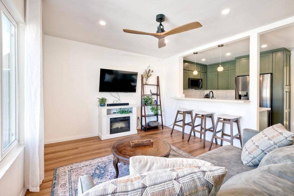 4230 Copeland Avenue, Unit #6, San Diego, CA 92105 4230 Copeland Avenue, Unit #6, San Diego, CA 92105