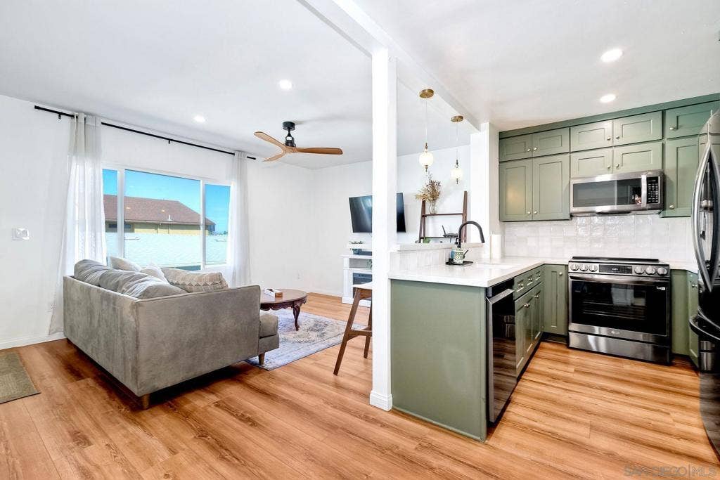 4230 Copeland Avenue, Unit #6, San Diego, CA 92105 4230 Copeland Avenue, Unit #6, San Diego, CA 92105