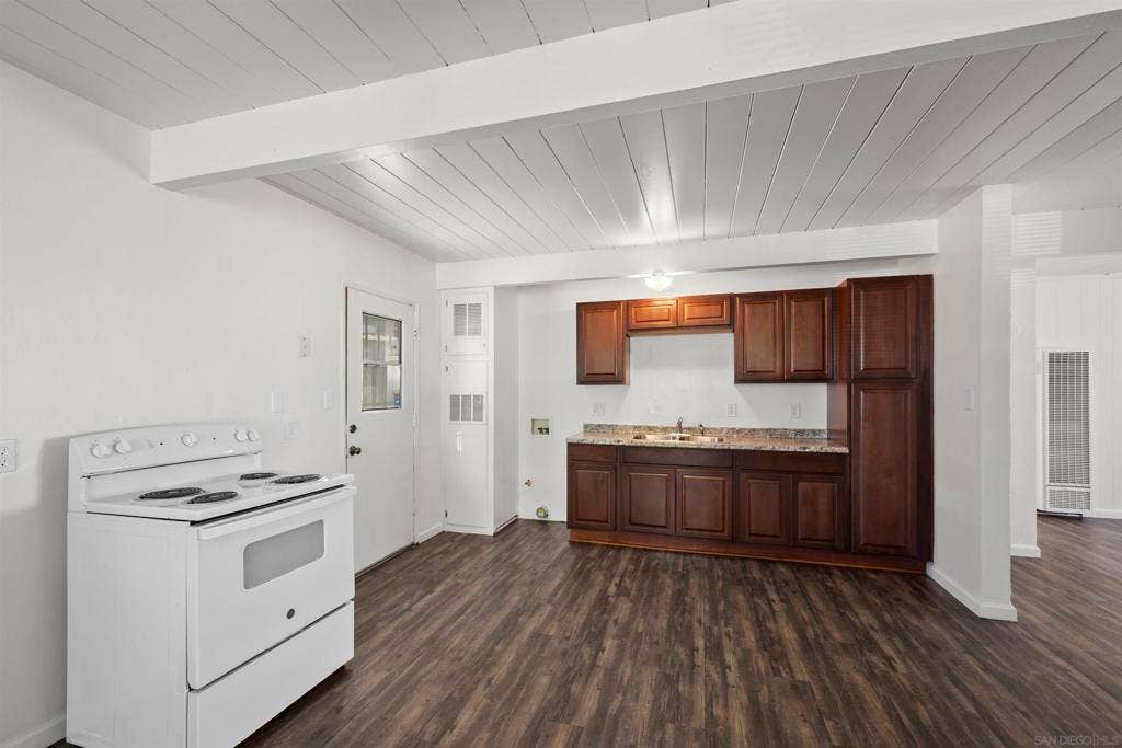 5415 Lenox Dr., San Diego, CA 92114 5415 Lenox Dr., San Diego, CA 92114